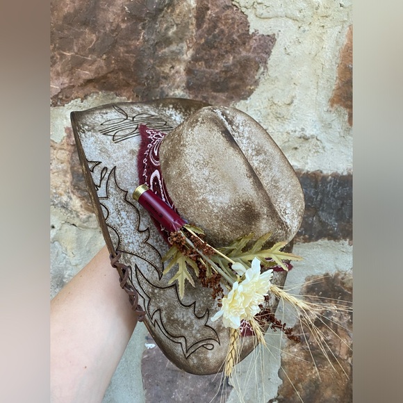 SOLD READ DESCRIPTION
New “Boot Stitch” Hand burned hat Sz 7 - Picture 5 of 10